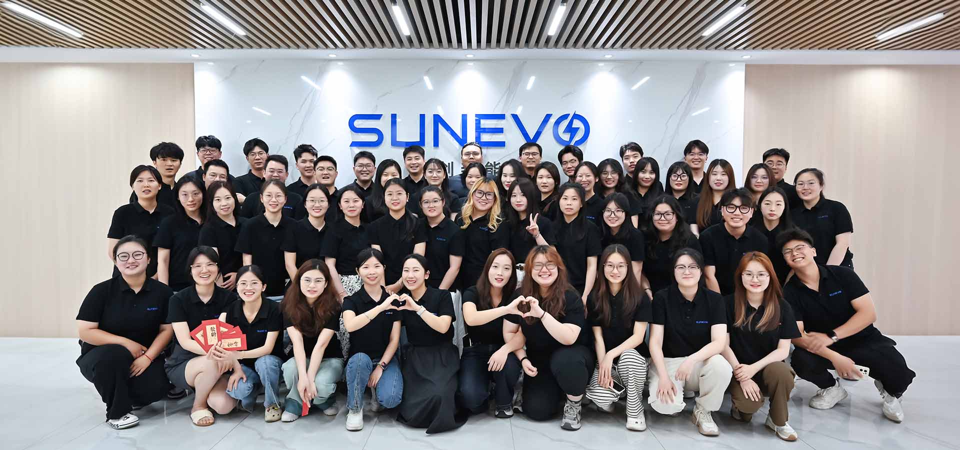 Extravaganza วันสตรีสากลของ Sunevo!  